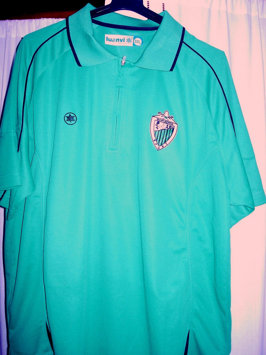 Existen a la venta camiseros y camisetas del Sopuerta sport, al precio de 20 euros el camisero y 30 la camiseta personalizada, nombre y numero si se desea. Interesados preguntar en el ambigu del campo